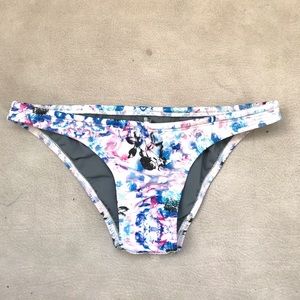JOLYN RARE Printed Midl bottoms